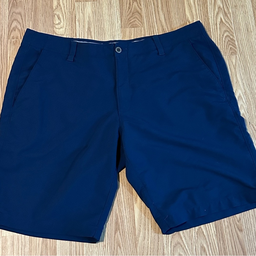 Under Armour Drive Golf Shorts w/10” Inseam - Loose Fit - Heat Gear - Size 42
